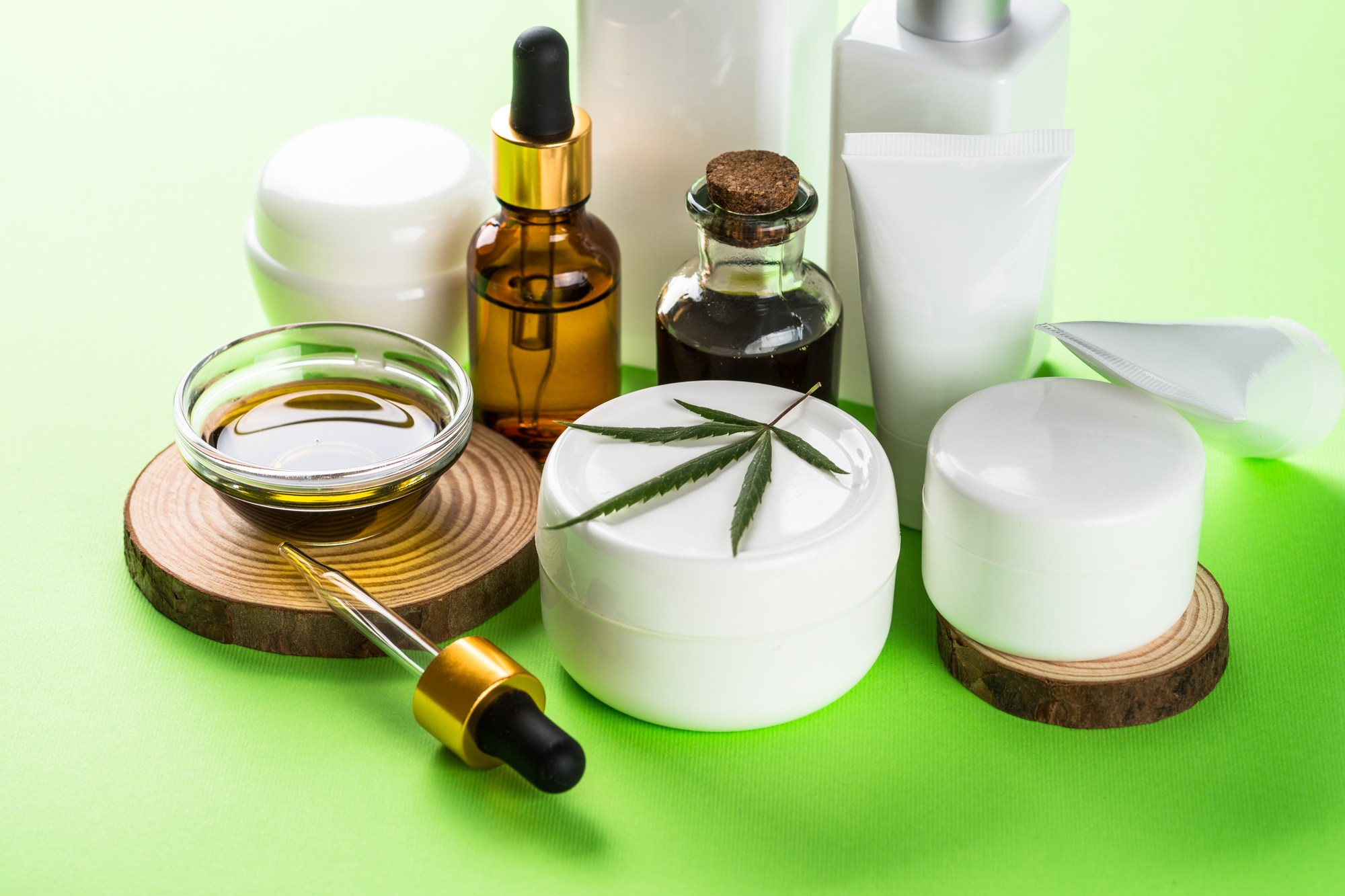 Cosméticos CBD para una piel radiante: el poder del cannabidiol en cada crema